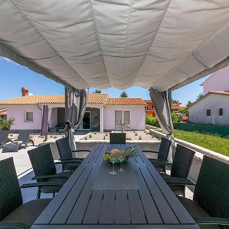 Holiday home Astrid Brijuni